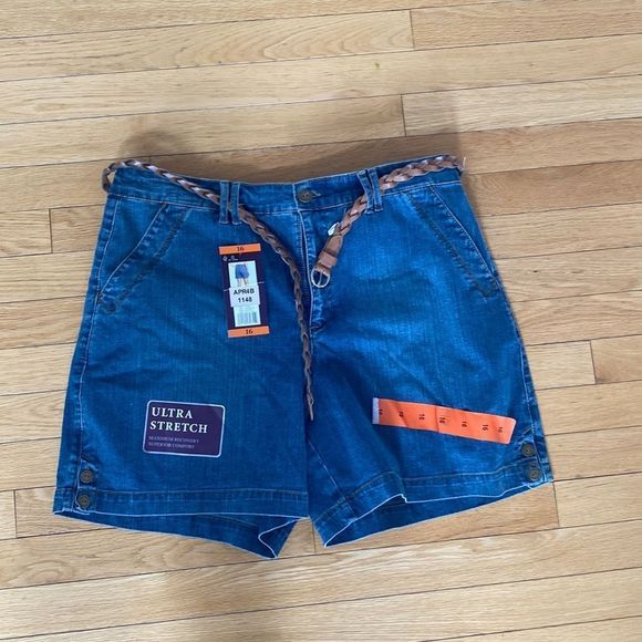🔴 2 for $25 Gloria, Vanderbilt shorts size 16 - Picture 1 of 13
